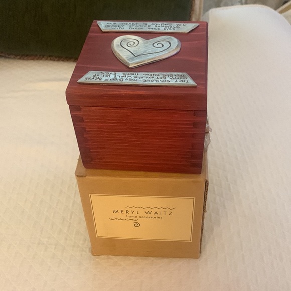 Meryl Waitz Scarlett heart box NIB - Picture 6 of 9